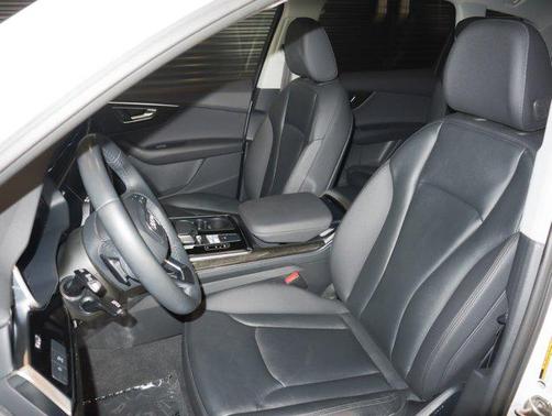 2022 Audi Q7 45 Premium