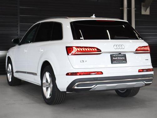 2022 Audi Q7 45 Premium