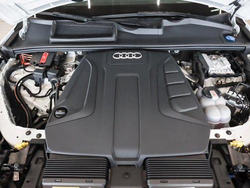 2022 Audi Q7 45 Premium