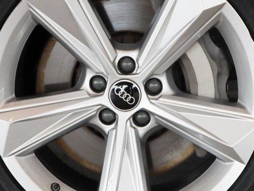 2022 Audi Q7 45 Premium