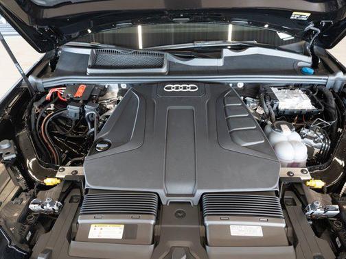 2026 Audi Q7 45 Premium Plus