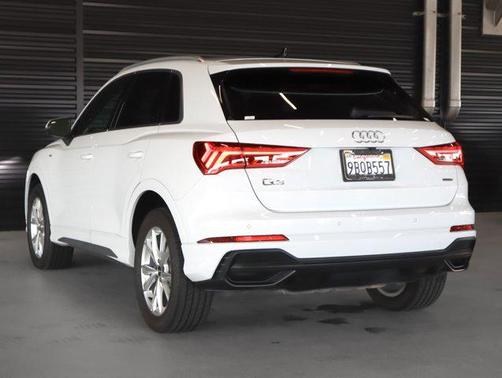 2022 Audi Q3 45 S line Premium