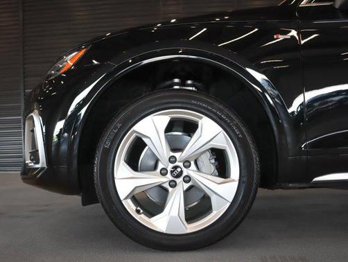 2023 Audi Q5 45 S line Prestige