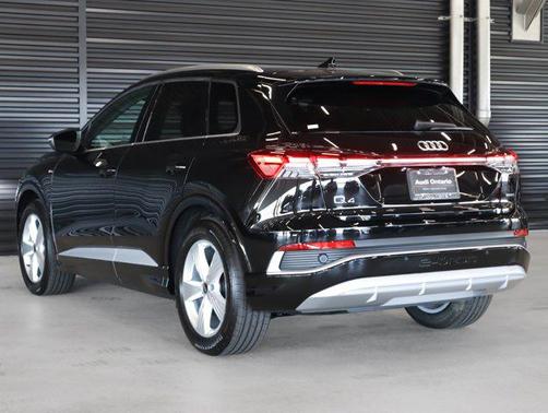 2025 Audi Q4 e-tron Premium 55 quattro