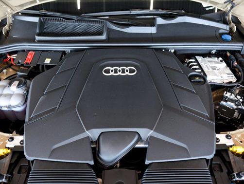 2025 Audi Q7 55 Premium Plus