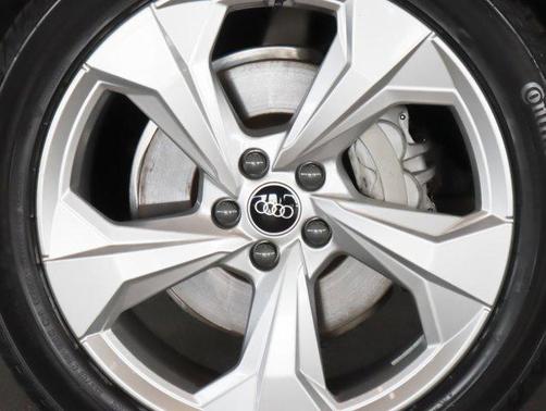 2023 Audi Q5 45 S line Premium