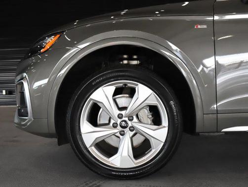 2023 Audi Q5 45 S line Premium