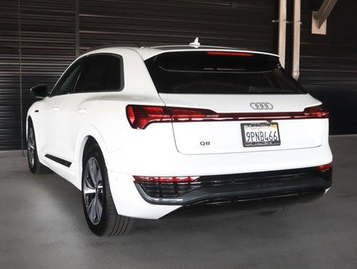 2024 Audi Q8 e-tron Premium Plus
