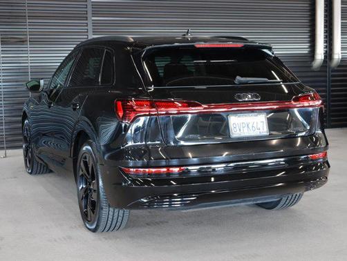 2021 Audi e-tron Premium