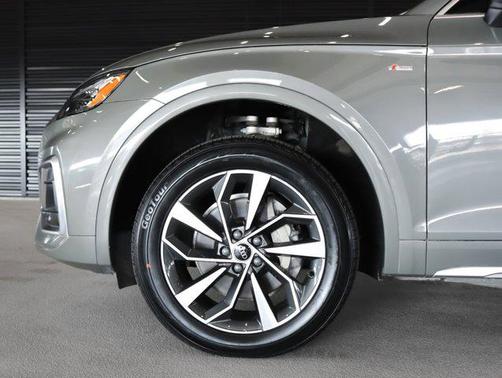 2023 Audi Q5 45 S line Premium