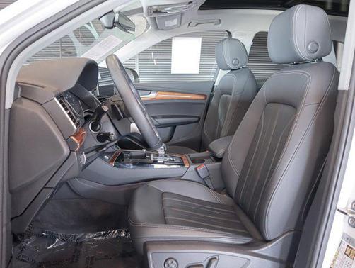 2023 Audi Q5 40 Premium
