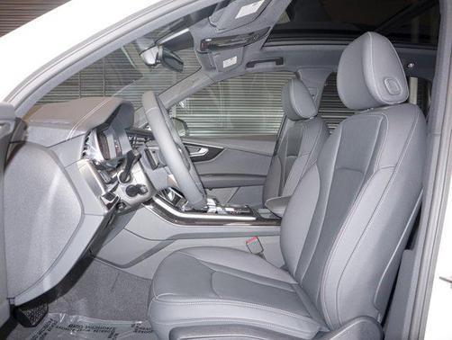 2025 Audi Q7 45 Premium