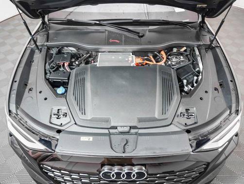 2024 Audi Q8 e-tron Premium Plus