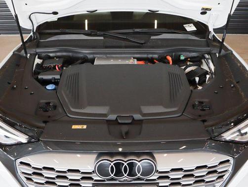 2024 Audi Q8 e-tron Premium Plus