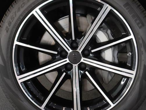 2026 Audi Q7 45 Premium Plus