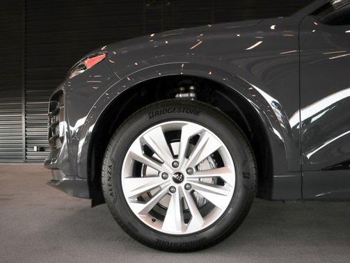 2025 Audi Q6 e-tron Premium