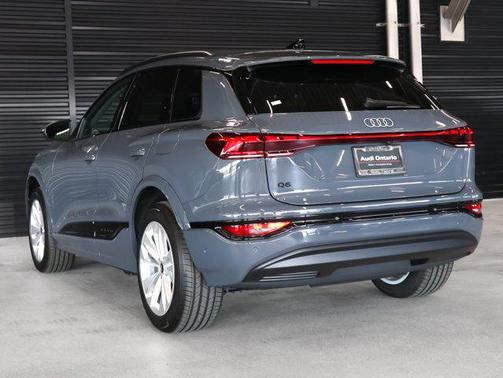 2025 Audi Q6 e-tron Premium