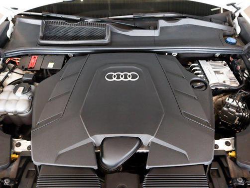2023 Audi Q8 55 Premium Plus