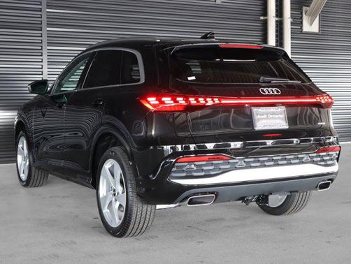 2025 Audi Q5 Premium Plus