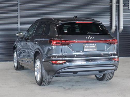 2025 Audi Q6 e-tron Premium