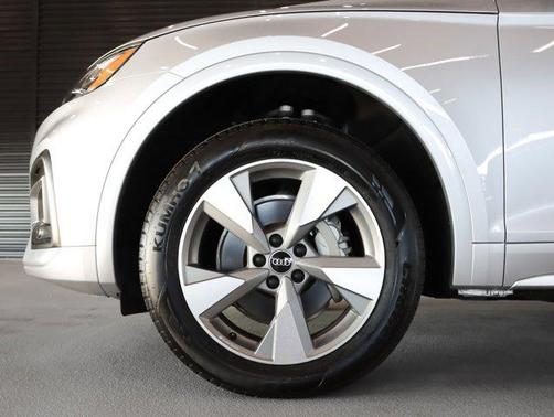 2023 Audi Q5 40 Premium Plus