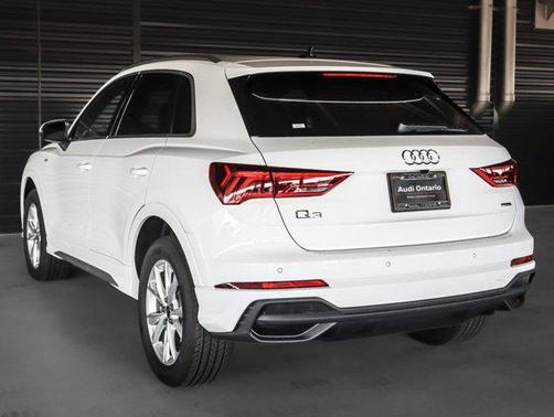 2025 Audi Q3 Premium 45 TFSI S line quattro Tiptronic