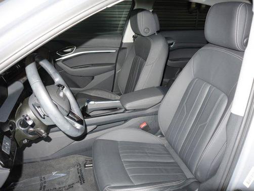 2022 Audi e-tron Sportback S line Premium