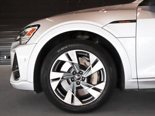 2022 Audi e-tron Sportback S line Premium
