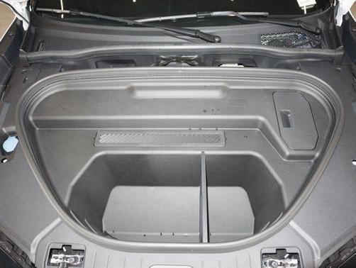 2025 Audi SQ6 e-tron Prestige quattro