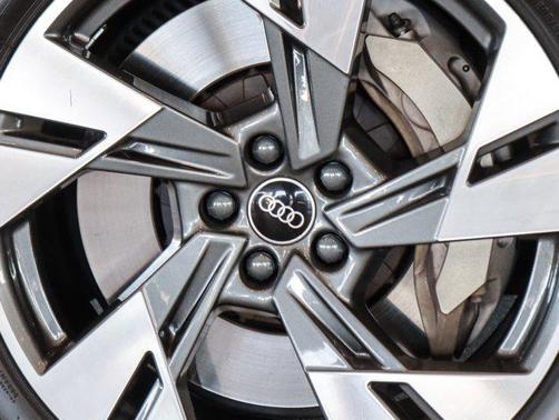 2022 Audi e-tron Premium