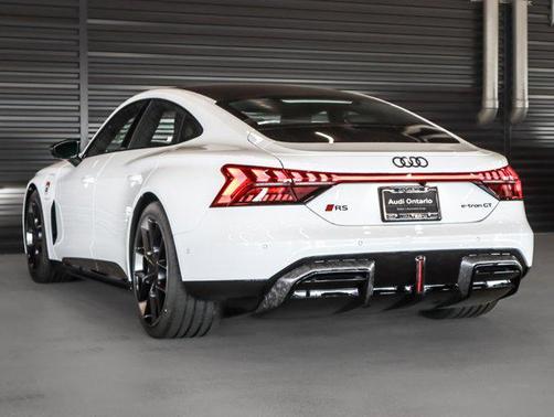 2025 Audi RS e-tron GT performance