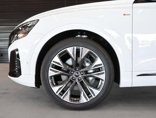 2026 Audi Q8 55 Premium Plus