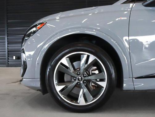 2024 Audi Q4 e-tron Premium Plus 55 quattro