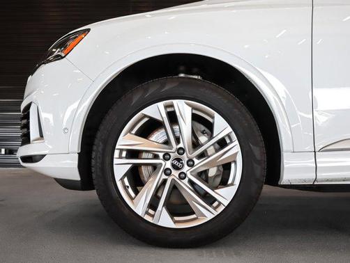 2022 Audi Q7 55 Premium Plus
