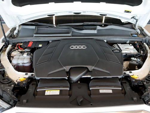 2022 Audi Q7 55 Premium Plus