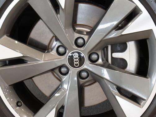 Mythos Black Metallic 2024 Audi Q4 e-tron Premium Plus 55 quattro
