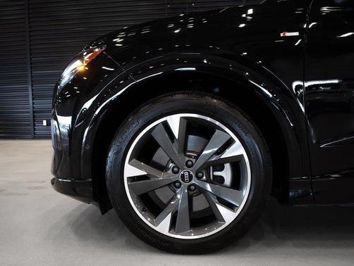Mythos Black Metallic 2024 Audi Q4 e-tron Premium Plus 55 quattro