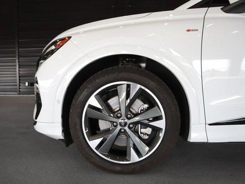 2024 Audi Q4 e-tron Premium Plus 55 quattro