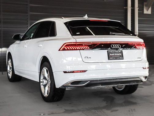 Glacier White Metallic 2023 Audi Q8 55 Premium