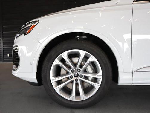 2025 Audi Q7 55 Prestige
