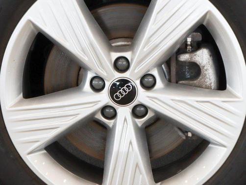 2024 Audi Q4 e-tron Premium Plus 55 quattro