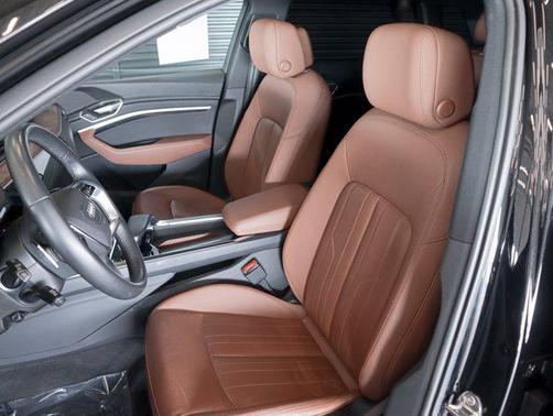 2022 Audi e-tron Premium