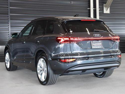 2025 Audi Q6 e-tron Premium Plus