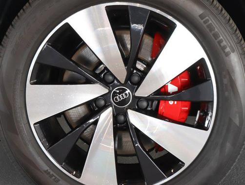 2025 Audi SQ6 e-tron Premium Plus quattro