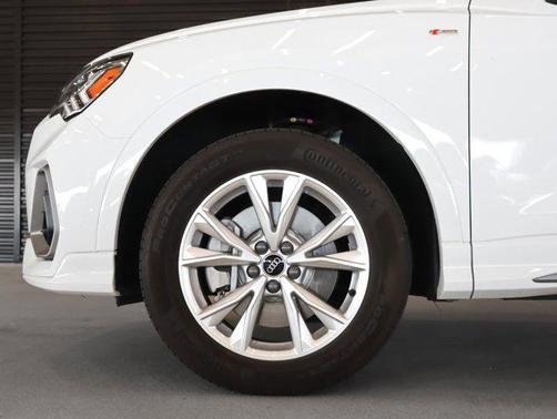 Glacier White Metallic 2023 Audi Q3 45 S line Premium Plus