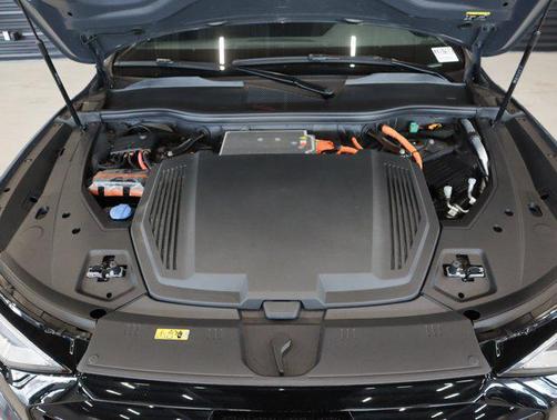 2024 Audi Q8 e-tron Premium Plus