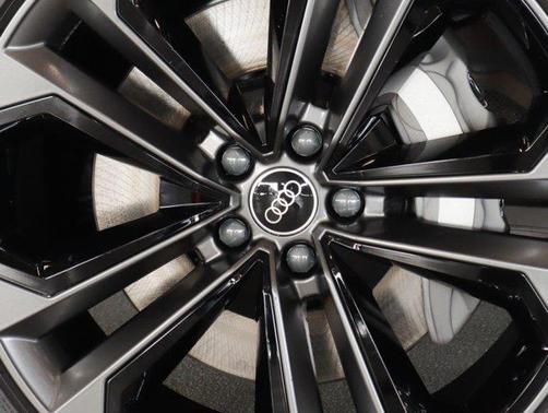 2026 Audi Q7 55 Premium Plus