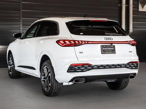 2025 Audi Q5 Premium TFSI quattro S tronic