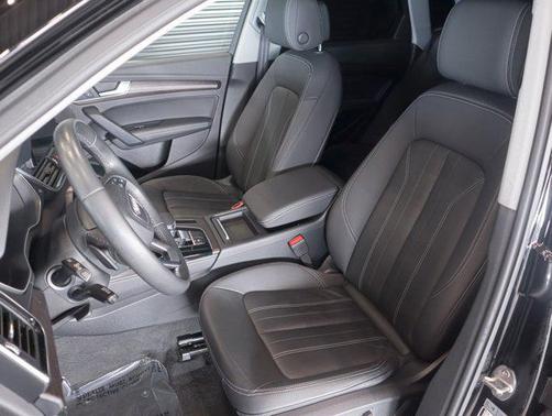 2022 Audi Q5 40 Premium Plus