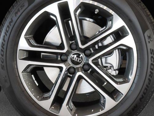 2025 Audi Q5 Prestige TFSI quattro S tronic